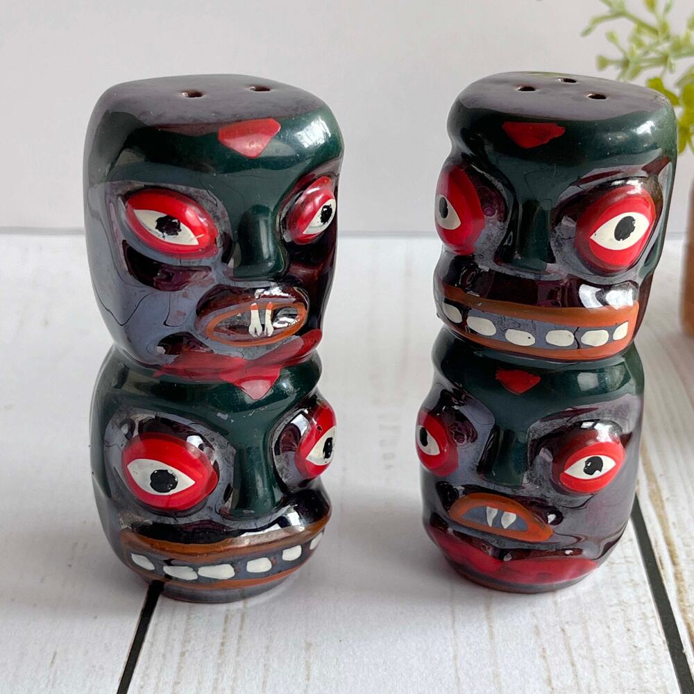 Vintage 1950’s Tiki Totem Pole Salt & Pepper Shakers Ceramic Handpainted Japan